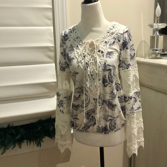 White House Black Market top. Never worn - Picture 6 of 6